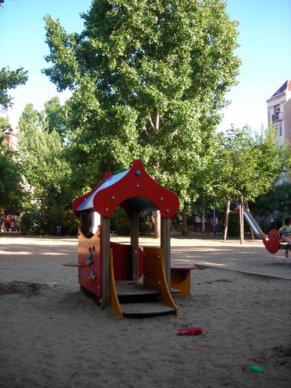 playground-almassy