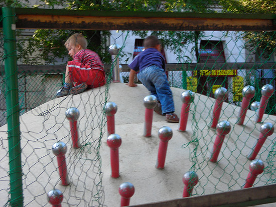 playground-almassy3