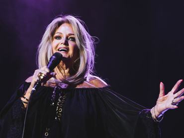 MADRID, SPAIN - JULY 30: Welsh singer Bonnie Tyler performs on stage at Push Play music festival at Hipodromo de Madrid on July 30, 2021 in Madrid, Spain. (Photo by Aldara Zarraoa/Redferns)