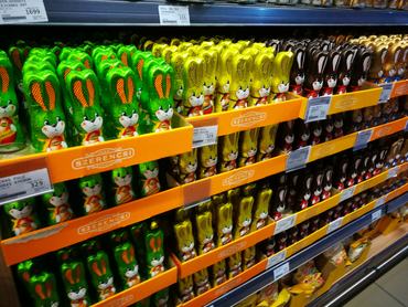 Rengeteg csokinyuszi a polcokon