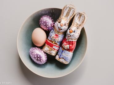 Csokitojások és csokinyuszik egy tálban