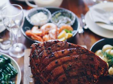 húsvéti sonka asztal reggeli