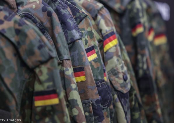 Német katonák egyenruhában