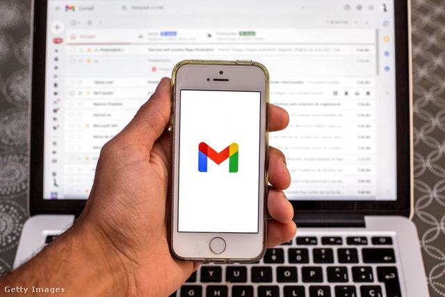 gmail telefon képernyő laptop kép