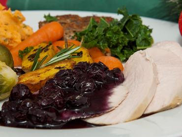 pulyka étel a tányéron