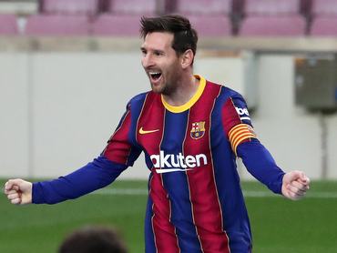 Lionel Messi gólját ünnepli a Barcelona színeiben