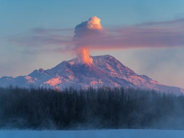 Az oroszországi Kamcsatka-félszigeten működő Sivelucs vulkán