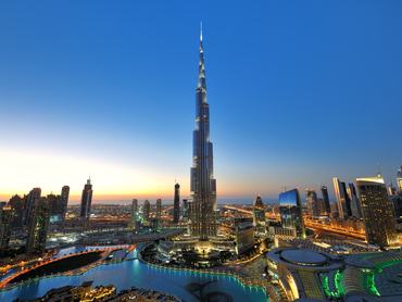 A dubai felhőkarcoló, a Burj Khalifa látható.