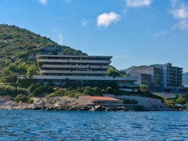 Egy elhagyatott hotel Kuparin, Horvátországban