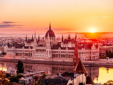 Budapest látképe a lemenő napban