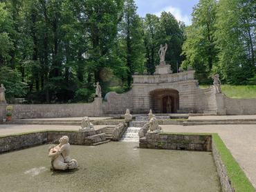Hellbrunn kastély kertjében lévő vízesés
