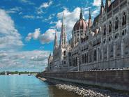 A budapesti Parlament látképe a Dunával