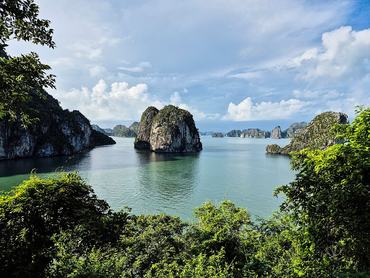 Vietnam, Halong-öböl.