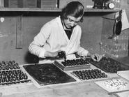 csokoládégyári munkásnő 1935 körül