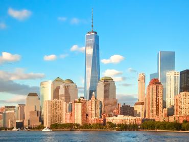 One World Trade Center a Hudson folyó felől