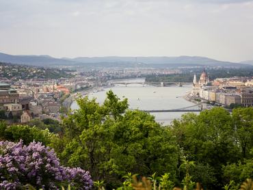 Budapest látkép a parlamenttel és a Lánchíddal