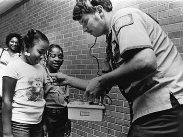 gyerekeknél mérik a sugárzás szintjét