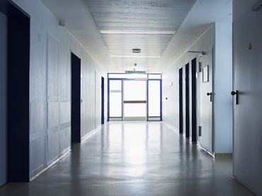 kórházi osztály üres folyosója