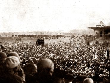 A Warta Poznańnak épült stadion 1929-es megnyitója napján.