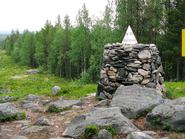 Orosz-norvég-finn hármashatárt jelölő kőrakás