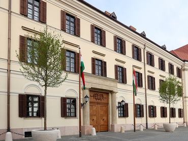 A Miniszterelnökség épülete, a Karmelita kolostor