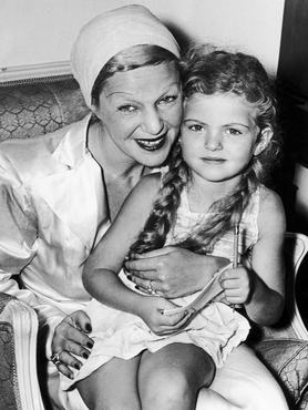 alpár gitta énekesnő kislányával 1939-ben