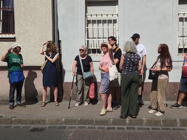 Az Első kézből a hajléktalanság (EKH) program keretében rendezett városi séta.