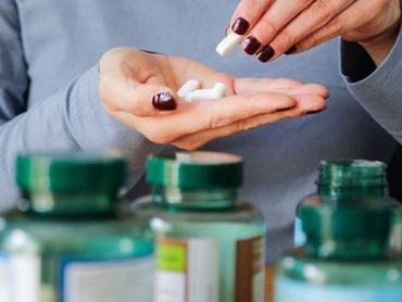 50 felett ne felejtsd ezeket az étrend-kiegészítőket: naponta javasolt a pótlásuk