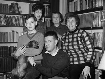 Karinthy Ferenc családja körében, 1963-ban