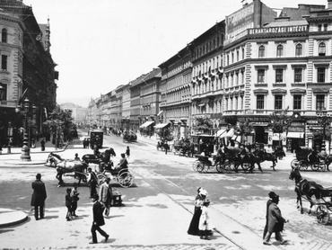 Az Oktogon és a Teréz körút a Nyugati pályaudvar felé nézve 1897-ben
