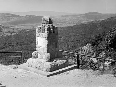 A Petőfi pihenő és kilátó a Kő-hegyen 1964-ben