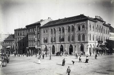 Március 15. (Eskü) tér - Belgrád (Ferenc József) rakpart sarok, 1900