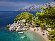 A Makarska-partvidék egyik strandja – Brela, Dalmácia, Horvátország