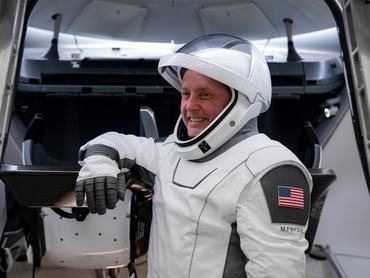 Mike Fincke asztronauta űrruhában