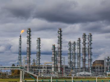 Orosz olajfinomító a távolból